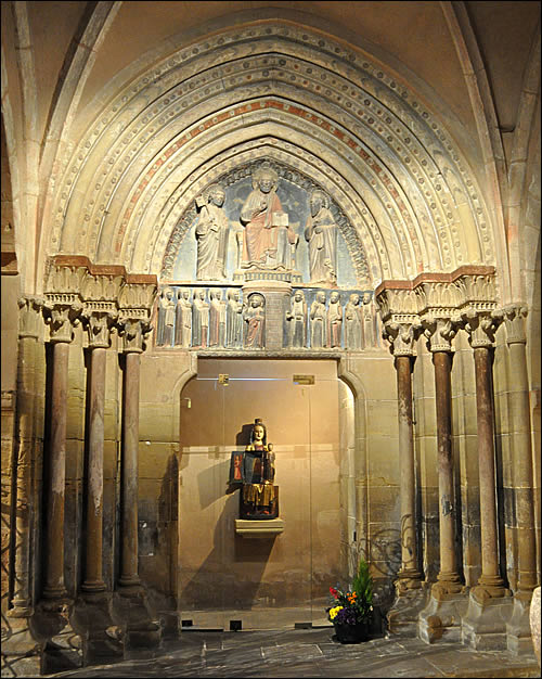 Le portail roman de l'église Saint Pierre et Paul d'Eguisheim