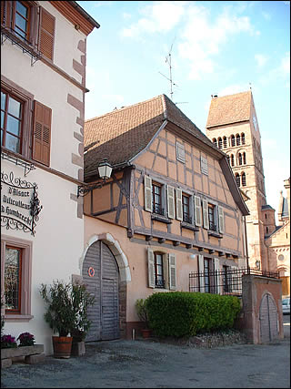 Maisons de la place de la mairie de Gueberschwihr