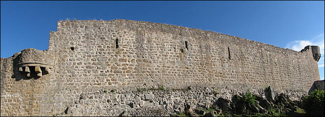 Vue des remparts du château du Hohlandsbourg