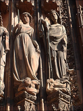 Les vertues terrassant les vices à la cathédrale de Strasbourg